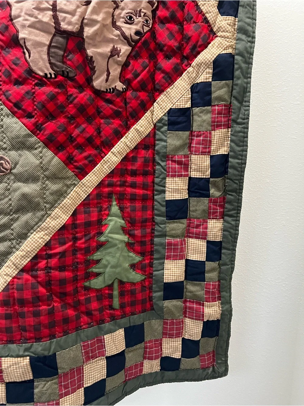 Rustic Lodge Wildlife Quilt - Red & Green